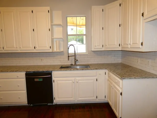 $349,000 | 301 East Sandstone Street, Llano, TX 78643