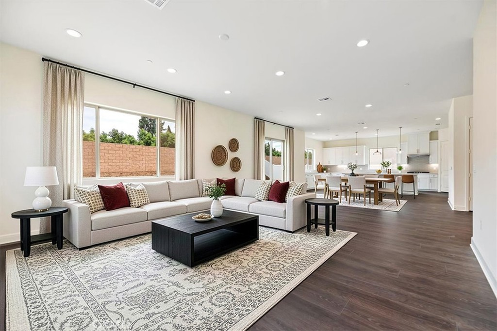 Actual home - virtually staged