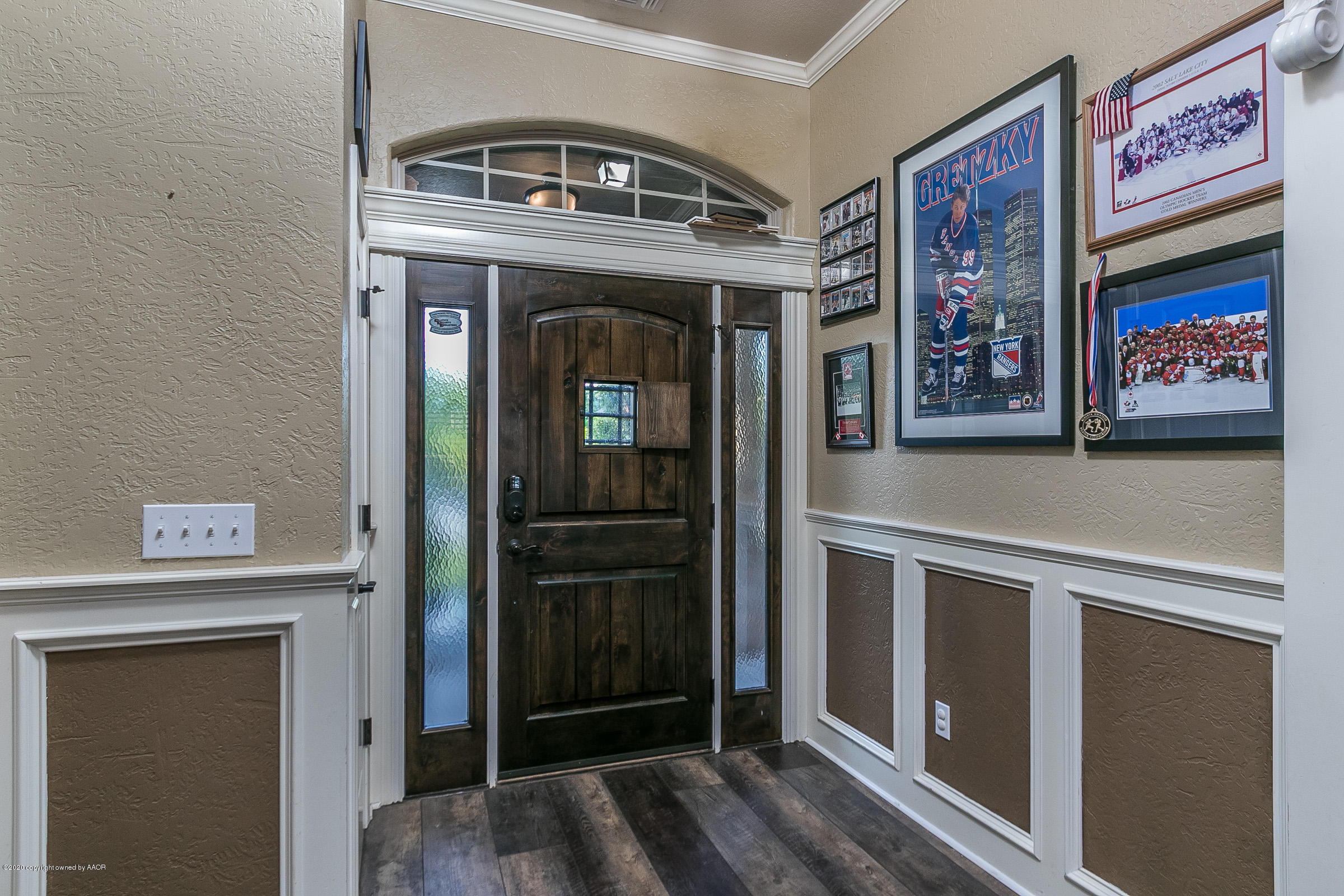 7411 Countryside Drive Amarillo, TX 79119 - Photo 10 of 39 a view of a hallway with entryway