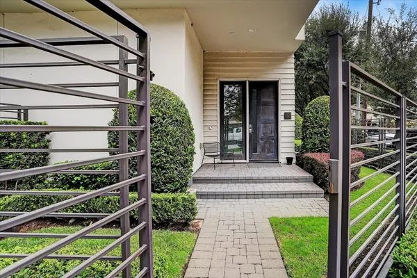 $4,000 | 1004 California Street, Unit 101, Houston, TX 77006