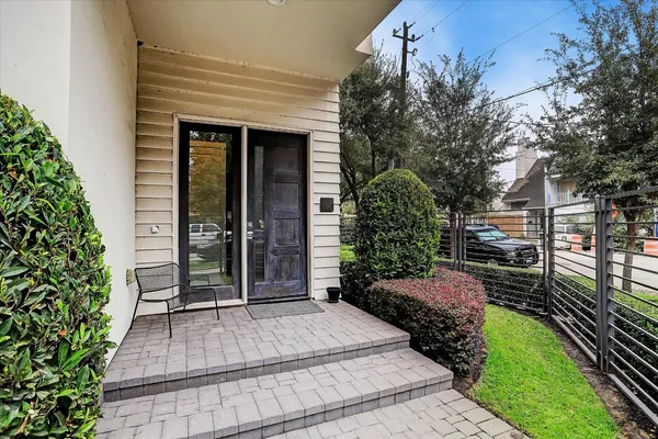 $4,000 | 1004 California Street, Unit 101, Houston, TX 77006