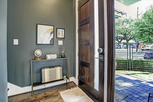$4,000 | 1004 California Street, Unit 101, Houston, TX 77006