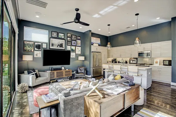 $4,000 | 1004 California Street, Unit 101, Houston, TX 77006