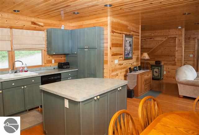 19500 Pleasantview Road Lake Ann, MI 49650 - Photo 14 of 16 1785407-13.JPG