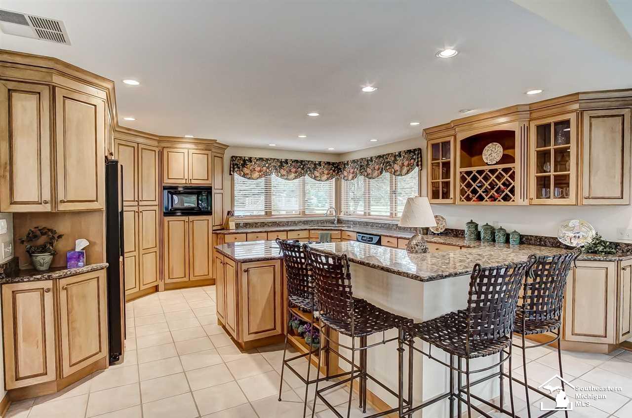 14534 Carroll Road Blissfield, MI 49228 - Photo 13 of 62 Kitchen