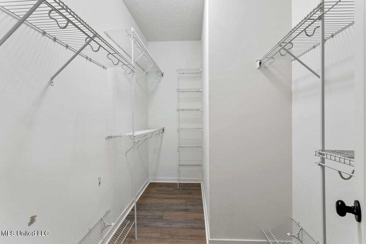 196 Bradfield Road Madison, MS 39110 - Photo 18 of 18 Primary Closet