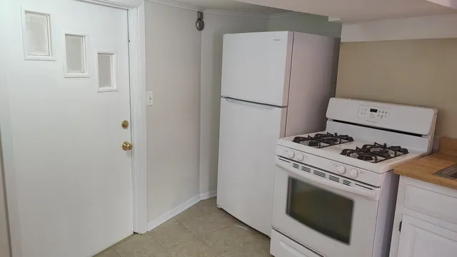 $1,100 | 1960 Illinois Street, Unit LOWERLEVEL, Des Plaines, IL 60018