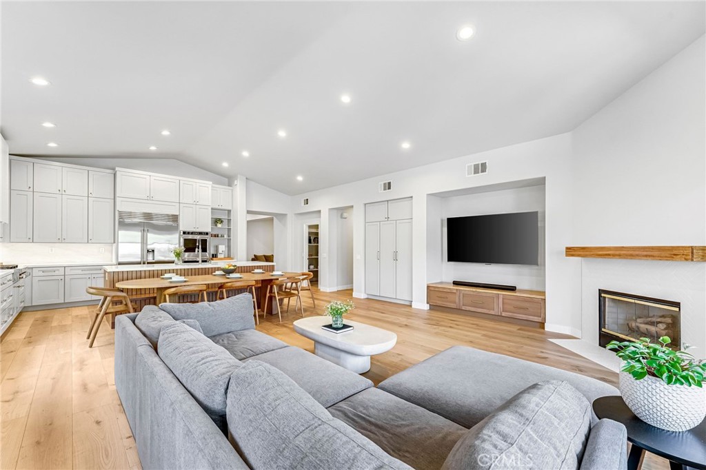 2269 Shady Oaks Road Glendora, CA 91741 - Photo 24 of 62 a living room with furniture and a flat screen tv