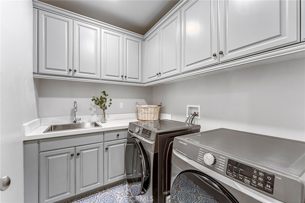 2269 Shady Oaks Road Glendora, CA 91741 - Photo 28 of 62 a utility room with sink dryer and washer