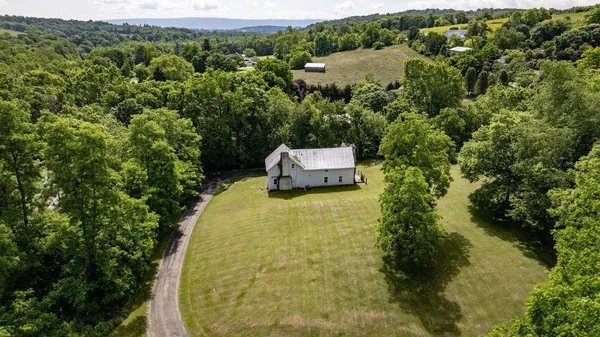 $179,900 | 13573 Cooley Spring Lane, Broadway, VA 22815