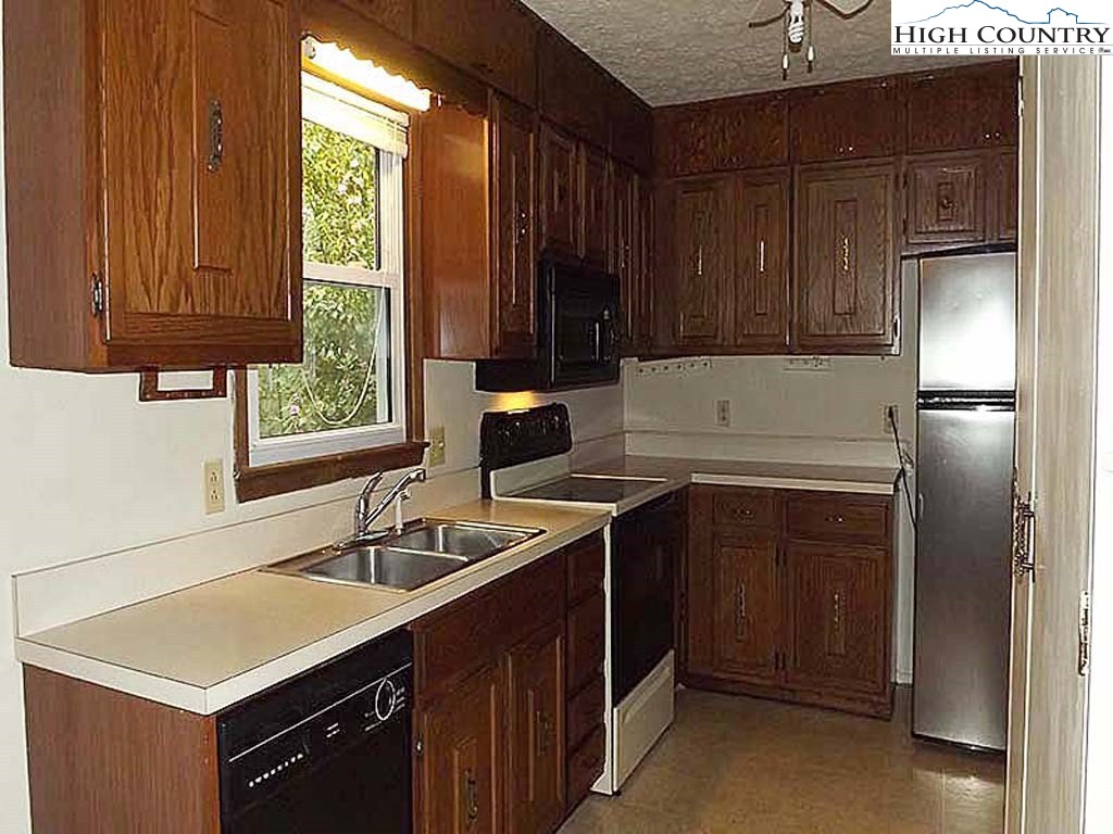 5472 Bamboo Road Boone, NC 28607 - Photo 15 of 42 Gallery Image 15