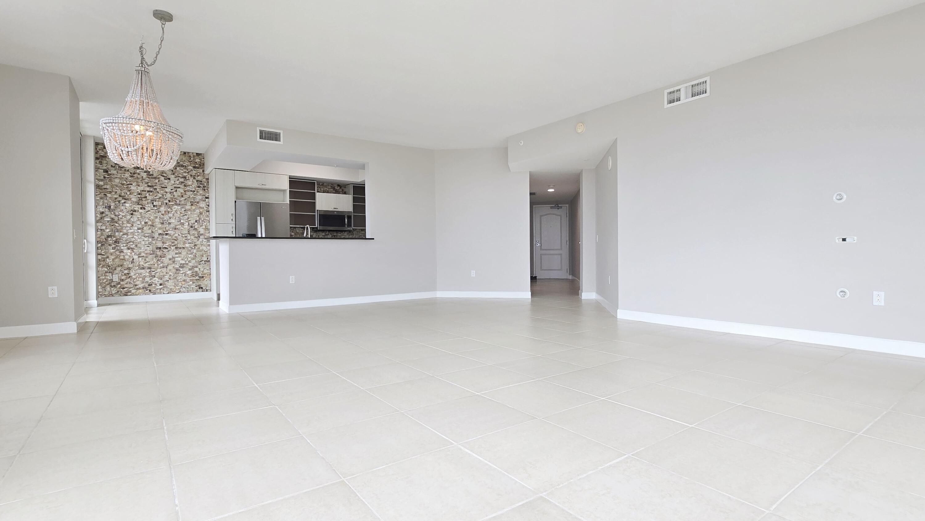 410 Evernia Street, Unit 701 West Palm Beach, FL 33401 - Photo 4 of 29 a view of a room with a empty space