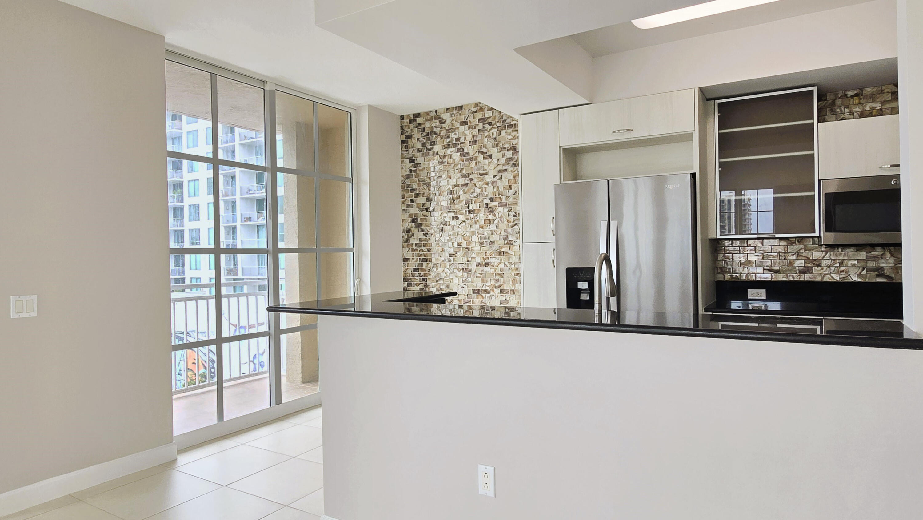 410 Evernia Street, Unit 701 West Palm Beach, FL 33401 - Photo 7 of 29