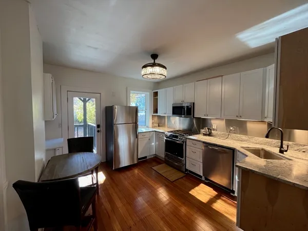 $3,990 | 334 Hurley Street, Unit 1, Cambridge, MA 02141