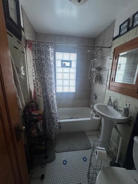3034 North 53rd Street, Unit 3036 Milwaukee, WI 53210 - Photo 4 of 17 LOWER UNIT BATH