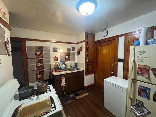 3034 North 53rd Street, Unit 3036 Milwaukee, WI 53210 - Photo 5 of 17 LOWER UNIT KITCHEN