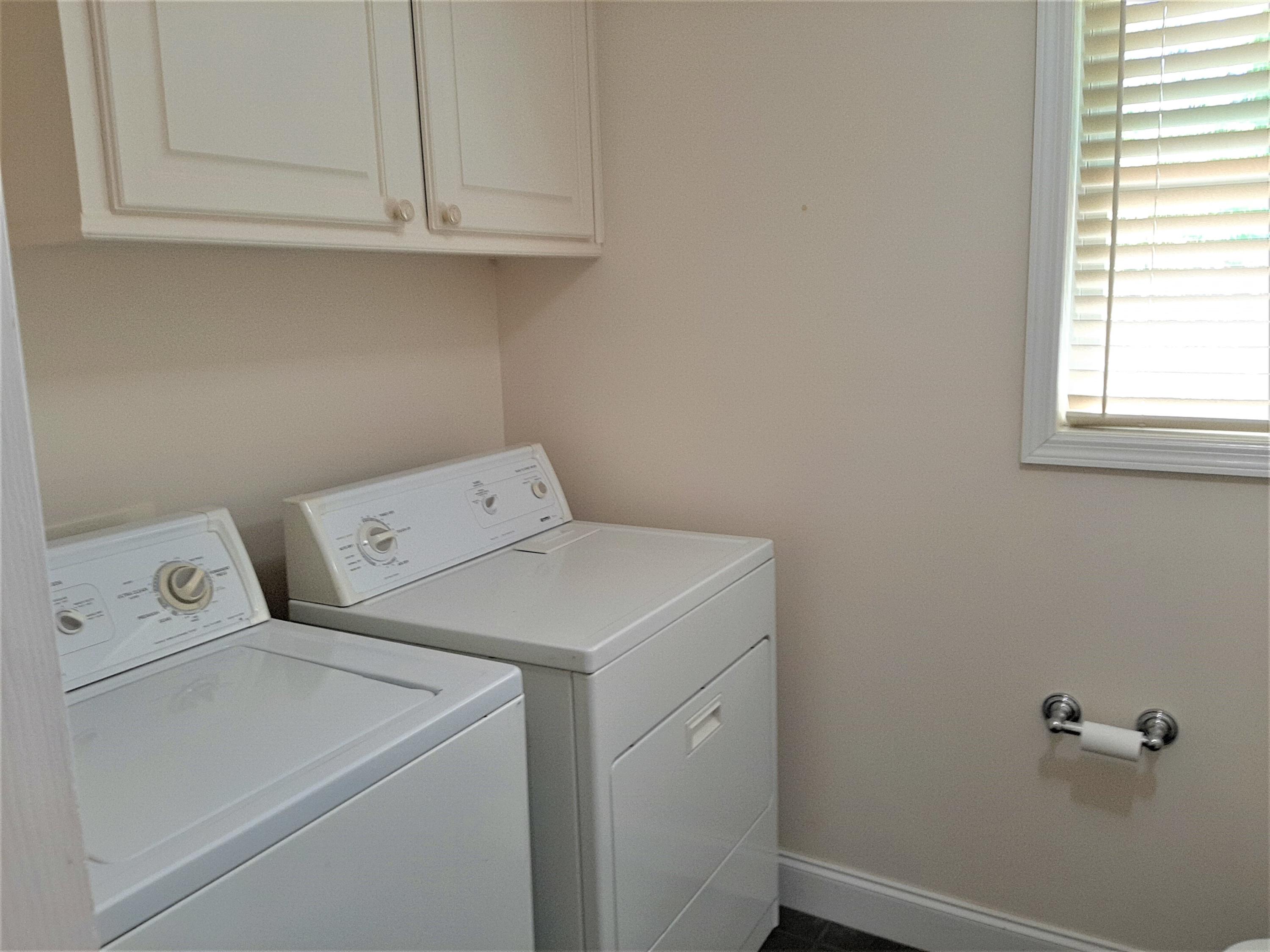 334 Overton Road Santee, SC 29142 - Photo 18 of 19 laundry area