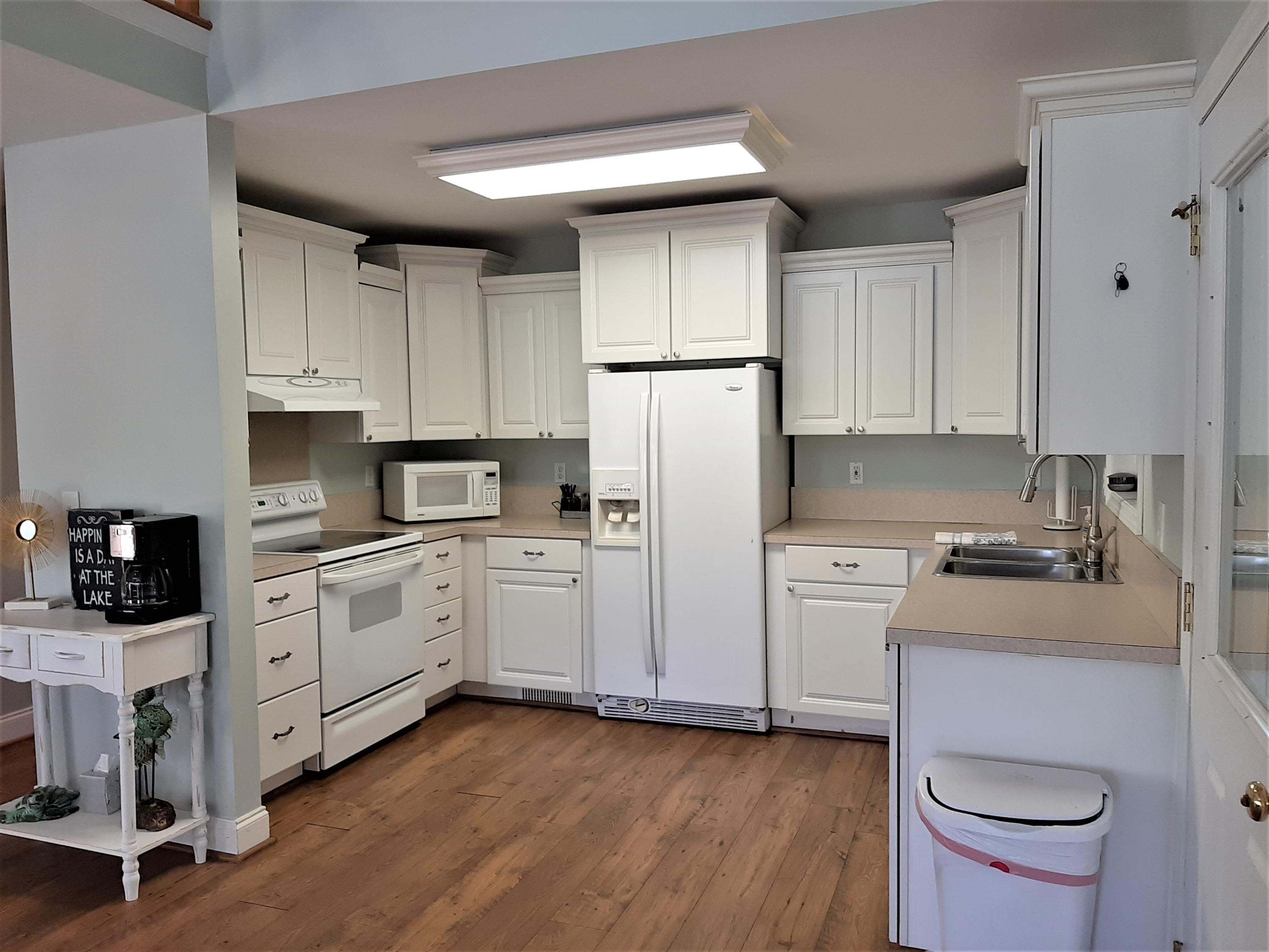 334 Overton Road Santee, SC 29142 - Photo 7 of 19 Kitchen