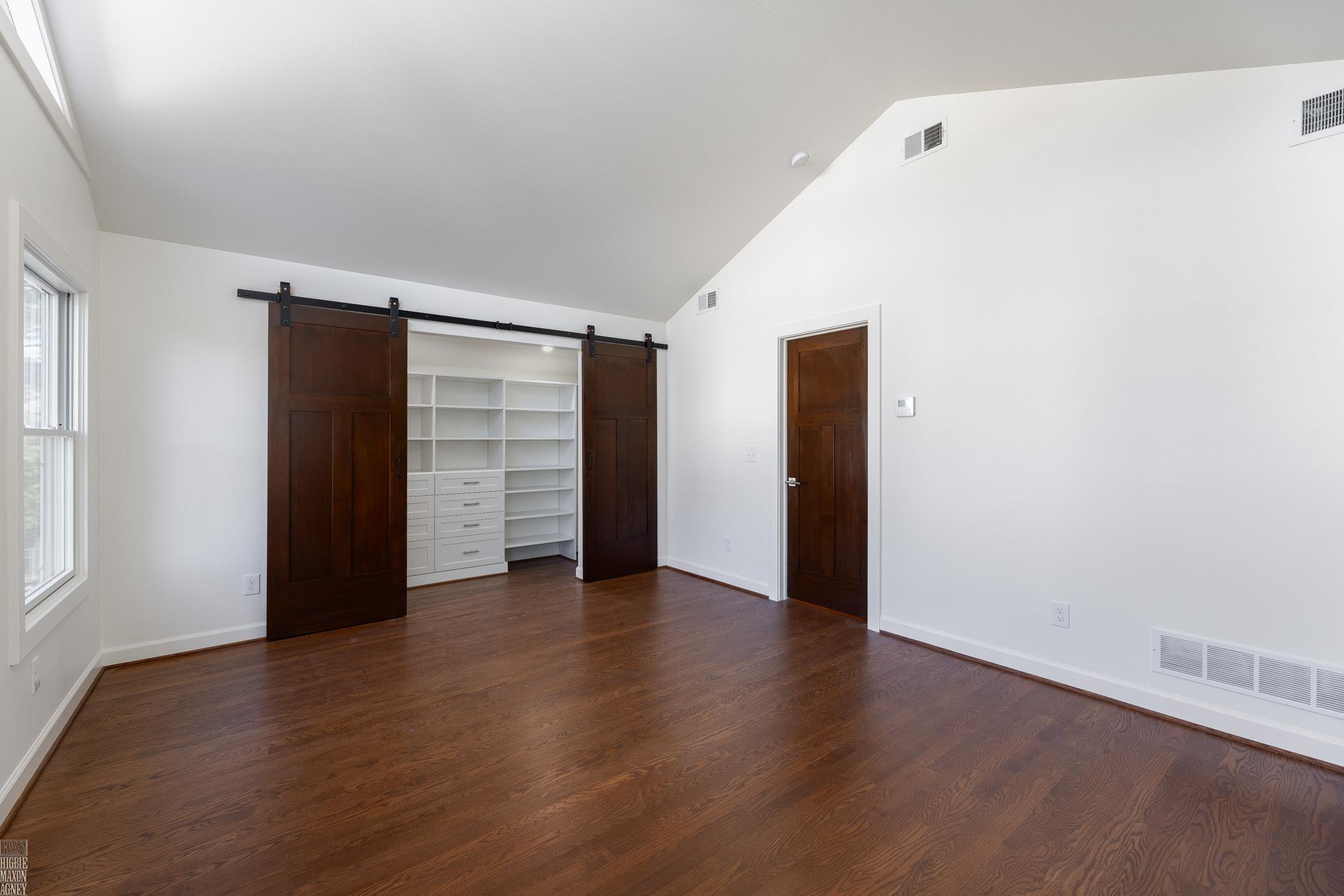 1810 Hawthorne Road Grosse Pointe, MI 48236 - Photo 9 of 43 50165648-5b88fdbd-7b86-456a-9261-d2b6588ef3fb.JPG