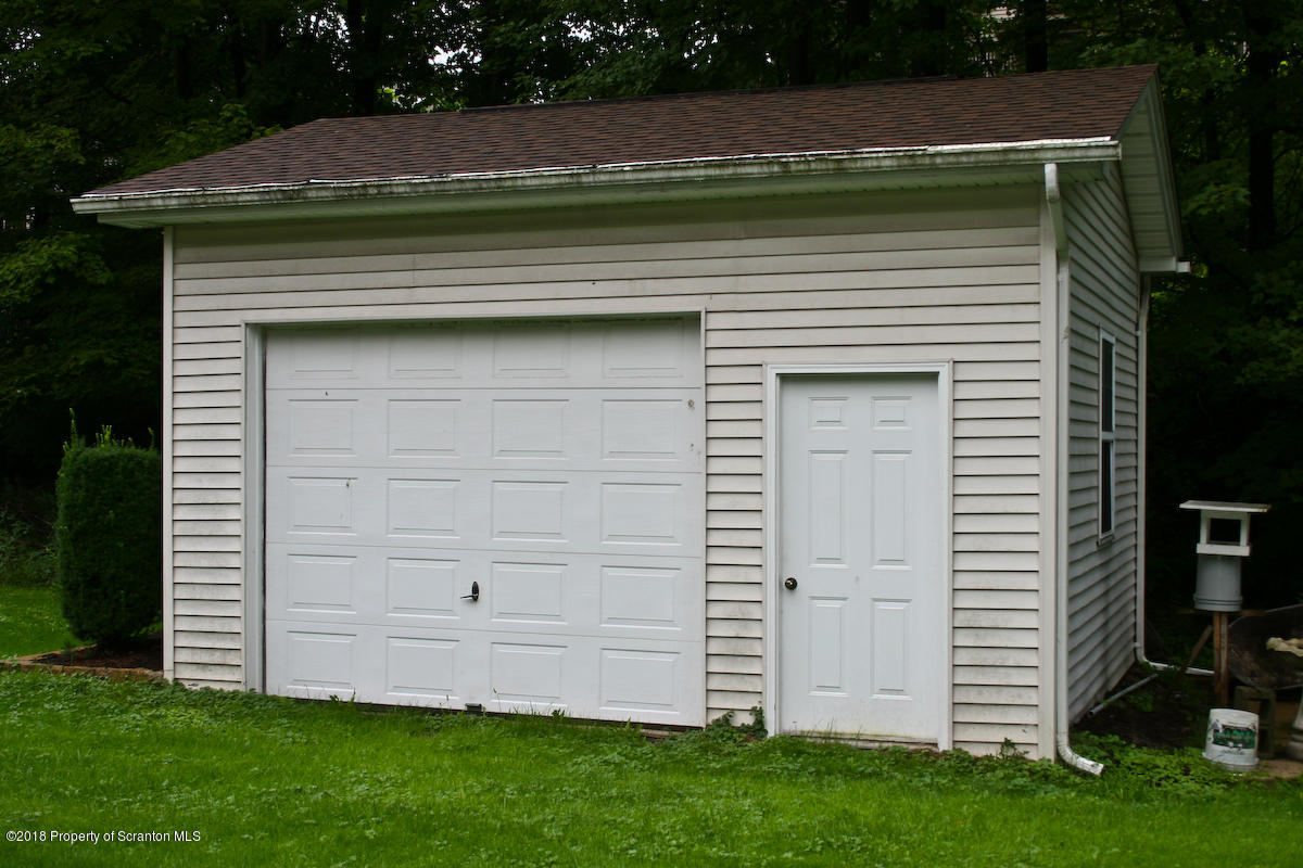 472 Willowbrook Road Clarks Summit, PA 18411 - Photo 4 of 24 Gallery Image 4