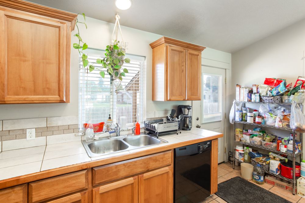 7327 East Rutter Avenue Spokane Valley, WA 99212 - Photo 7 of 16