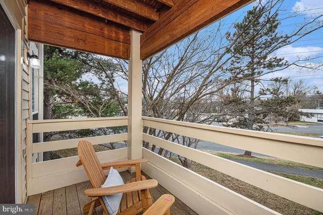 $365,000 | 4561 Interlachen Court, Unit F, Alexandria, VA 22312