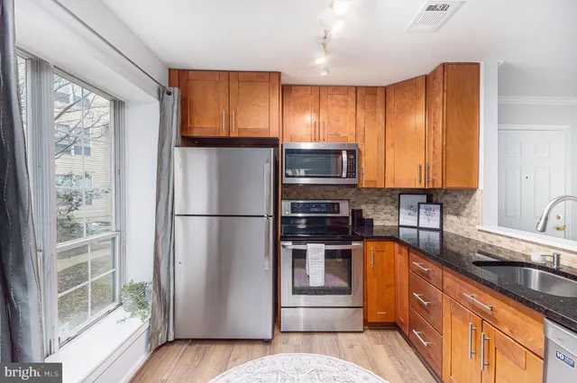 $365,000 | 4561 Interlachen Court, Unit F, Alexandria, VA 22312