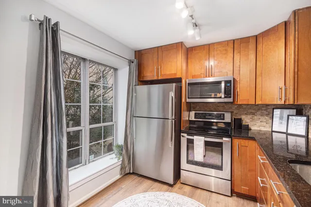 $365,000 | 4561 Interlachen Court, Unit F, Alexandria, VA 22312