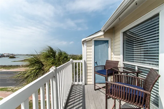 $260,000 | 14721 Whitecap Boulevard, Unit 385, Corpus Christi, TX 78418