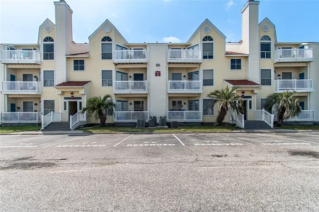 $260,000 | 14721 Whitecap Boulevard, Unit 385, Corpus Christi, TX 78418