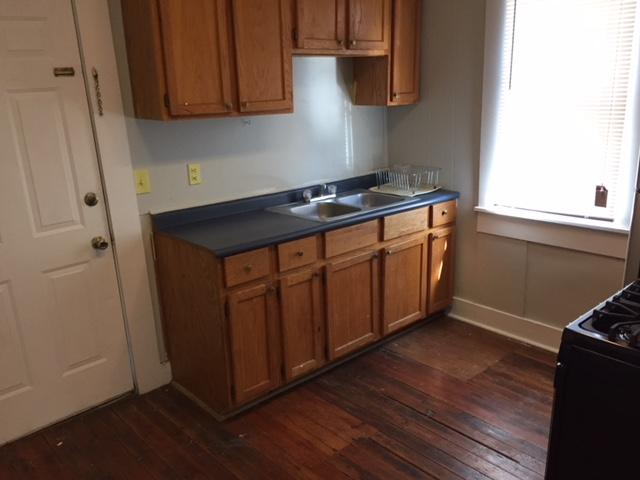 160 Coming Street Charleston, SC 29403 - Photo 3 of 6 160 Coming (3)