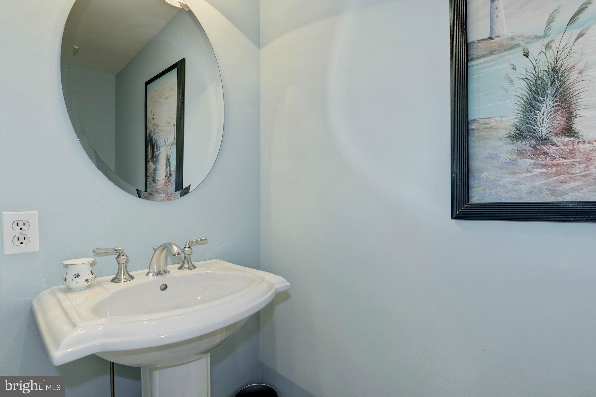 2004 Elmwood Road Annapolis, MD 21409 - Photo 15 of 30 Powder Room