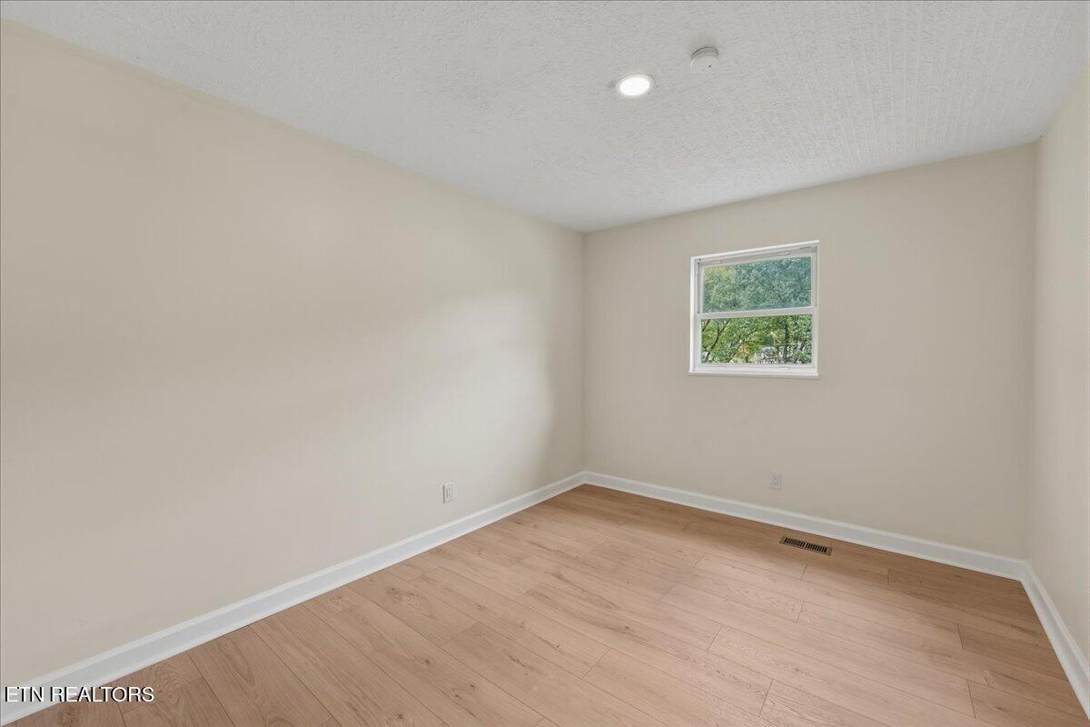 137 Shady Road Oliver Springs, TN 37840 - Photo 20 of 46 19-Bedroom 2