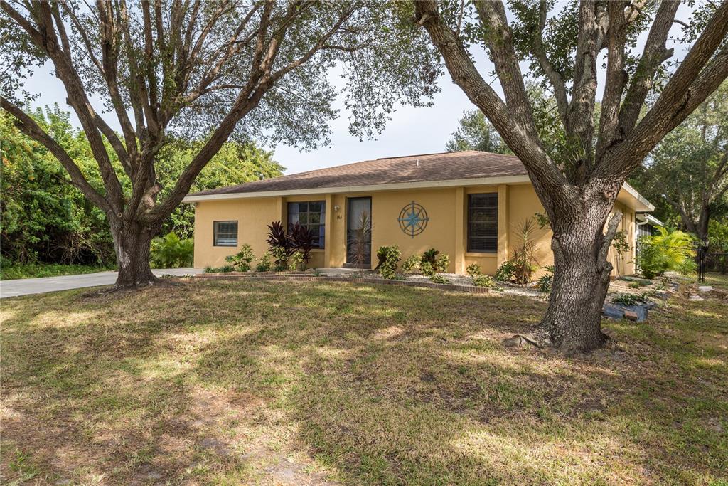 GREAT LOCATION! 2 BEDROOM, 2 BATH POOL HOME IN CENTRAL PORT CHARLOTTE!