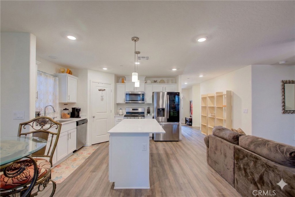 295 Bryce Cyn Court Merced, CA 95341 - Photo 3 of 21