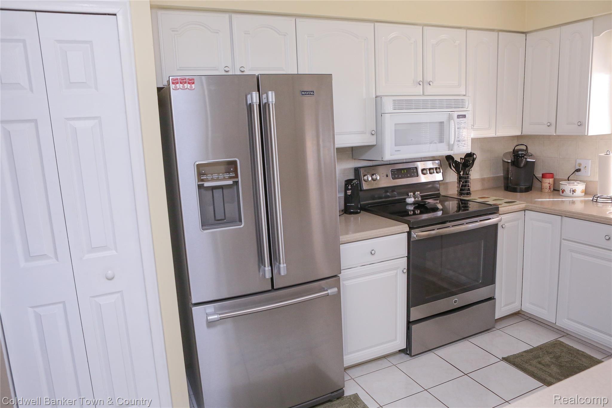 3064 West Coon Lake Road Howell, MI 48843 - Photo 14 of 47 Kitchen