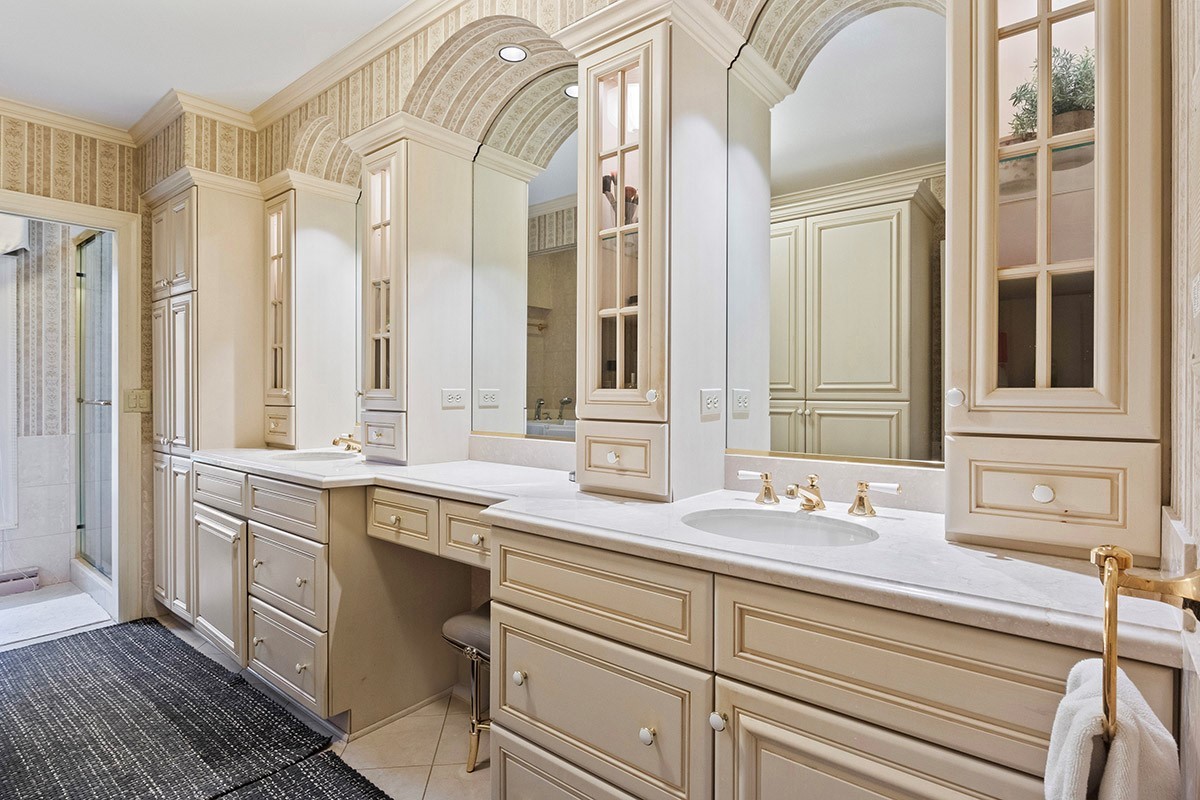 1931 Camphill Circle Inverness, IL 60067 - Photo 20 of 55