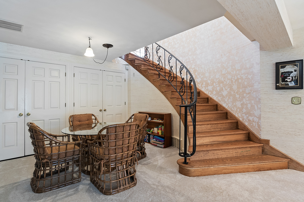 1931 Camphill Circle Inverness, IL 60067 - Photo 25 of 55 a view of entryway with hall