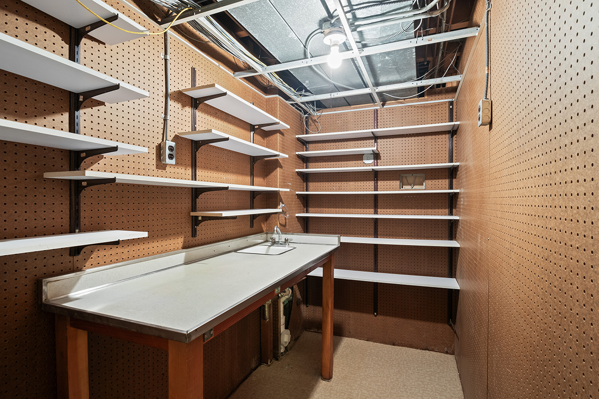 1931 Camphill Circle Inverness, IL 60067 - Photo 37 of 55 a utility room with washer and dryer