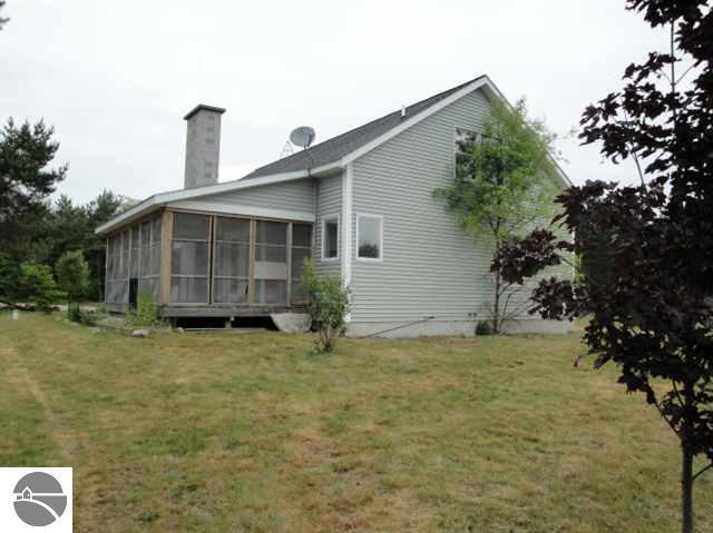10841 Fowler Road Honor, MI 49640 - Photo 4 of 15 1717284-3.JPG