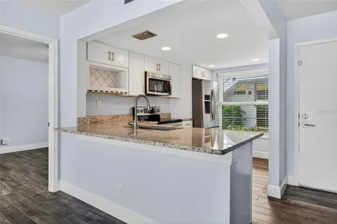 $330,000 | 6210 Sun Boulevard, Unit 112, St. Petersburg, FL 33715