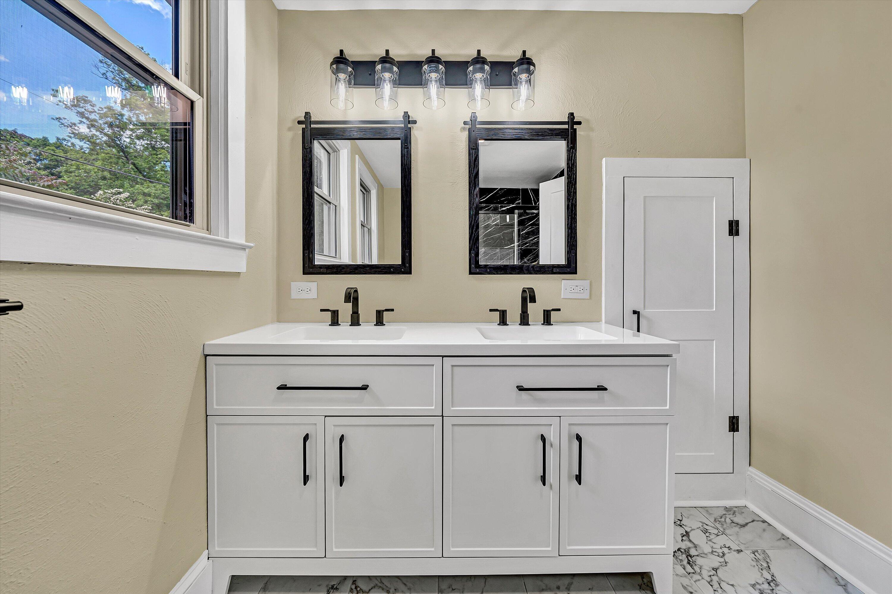 4714 Tobey Road Salem, VA 24153 - Photo 17 of 37 Bathroom