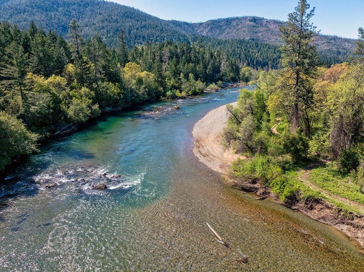 243 Retirement Lane Cave Junction, OR 97523 - Photo 12 of 62 20250423182052919725000000-o