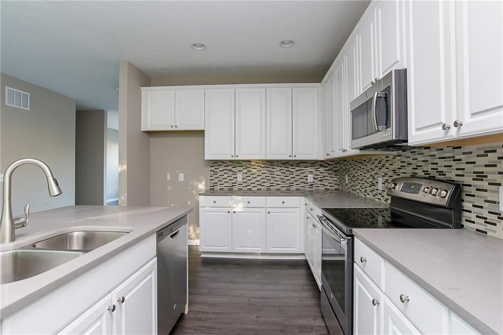 13073 Raritan Drive Fishers, IN 46038 - Photo 10 of 25 Gallery Image 10
