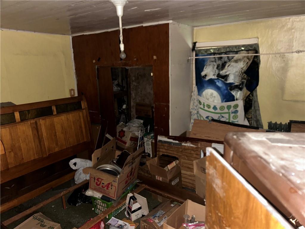 3022 Richey Road Connellsville, PA 15425 - Photo 13 of 18 a room with gym equipment