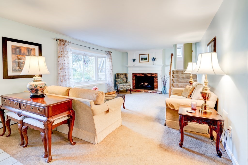 6 Long Meadow Road Westford, MA 01886 - Photo 3 of 32 Gallery Image 3