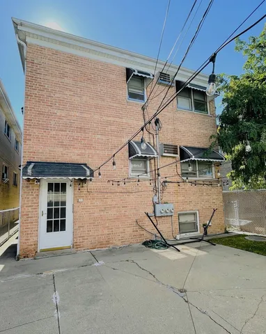 a view of a house with garage