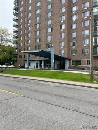$174,900 | 151 Buffalo Avenue, Unit 611, Niagara Falls, NY 14303