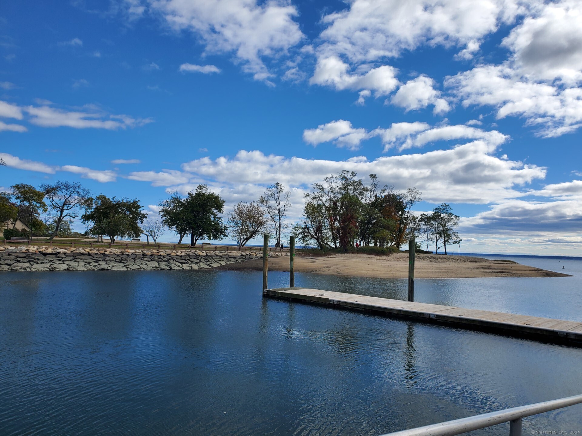 421 Sylvan Knoll Road Stamford, CT 06902 - Photo 4 of 9