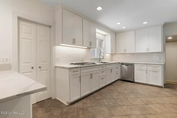 $334,900 | 3831 Tyrone Drive, Jackson, MS 39216